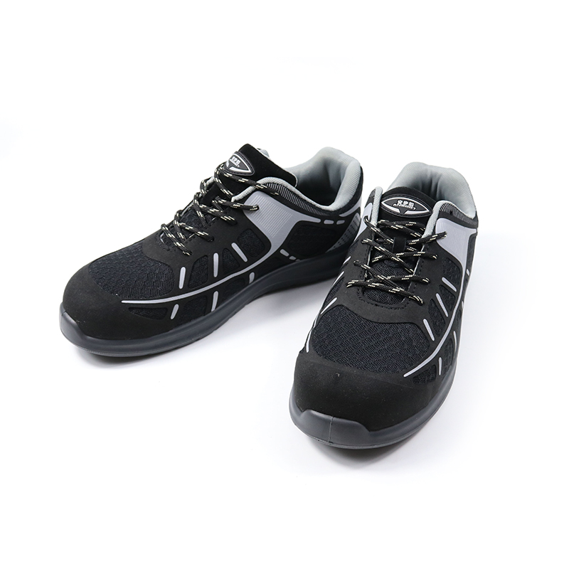  Anti-hammer and anti-puncture safety shoes