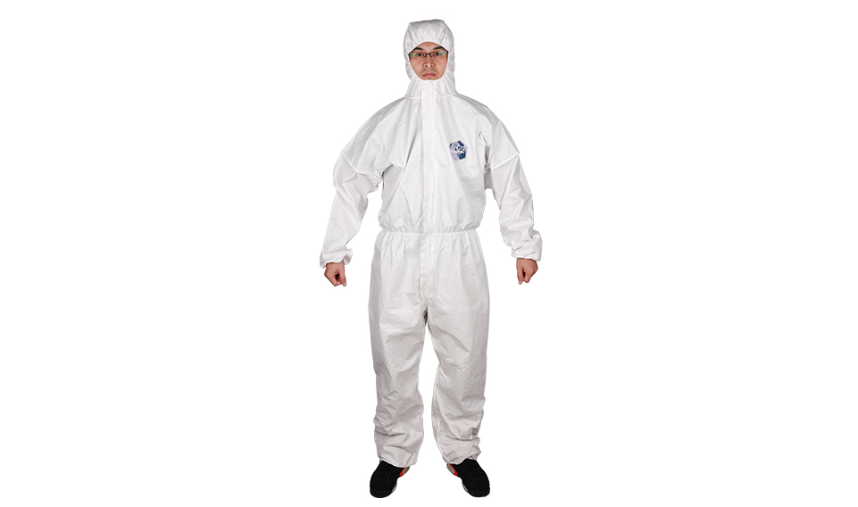 Precautions before use of medical disposable protective clothing