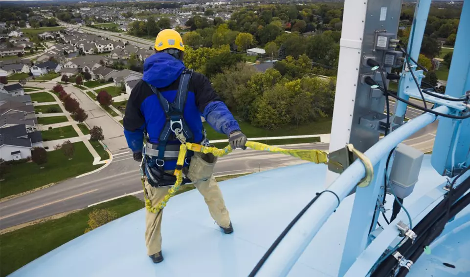 Different working scenarios, choose different high-altitude work safety belts