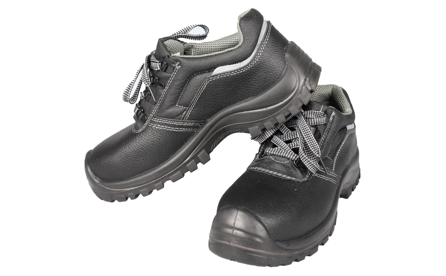 What factors would affect the safety performance of anti-smashing safety shoes？