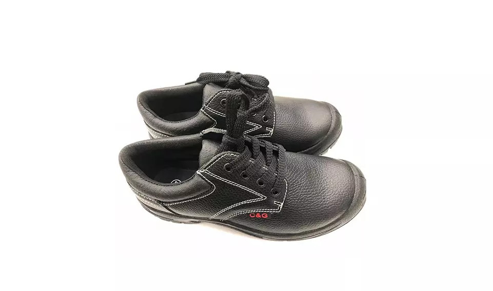 safety shoes.webp